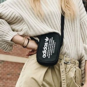 URBAN OUTFITTERS Lou Mock Neck Sweater